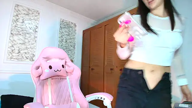 Snapshot of Danella_houston chatting on 10-08-25, 06:19 Danella houston online show from 10-08-25, 06:19