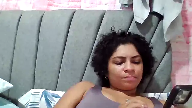 Snapshot of Tana_latin chatting on 10-10-25, 12:44 Tana latin online show from 10-10-25, 12:44