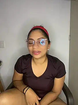 Snapshot of Tana_latin chatting on 02-19-25, 12:14 Tana latin online show from 02-19-25, 12:14