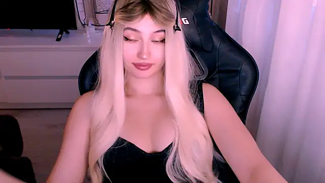 beauty blonde online show from 10-13-25, 12:56