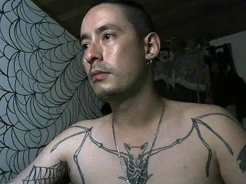 Snapshot of vampireathome chatting on 05-08-26, 06:39 vampireathome online show from 05-08-26, 06:39