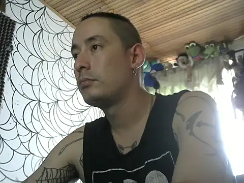 Snapshot of vampireathome chatting on 05-06-26, 06:45 vampireathome online show from 05-06-26, 06:45
