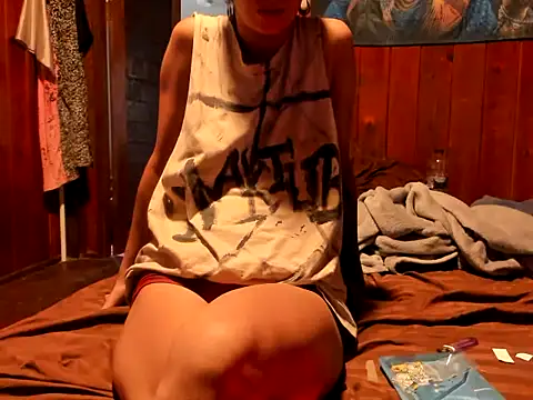 Snapshot of katia_voodoo13 chatting on 10-23-25, 09:30 katia voodoo13 online show from 10-23-25, 09:30