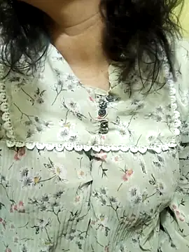 Your cutiepie  online show from 02-21-26, 12:29