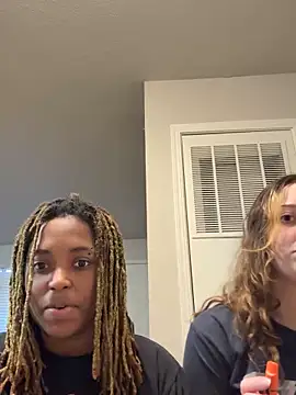 Snapshot of sleepygirlJo chatting on 02-11-25, 08:31 sleepygirlJo online show from 02-11-25, 08:31