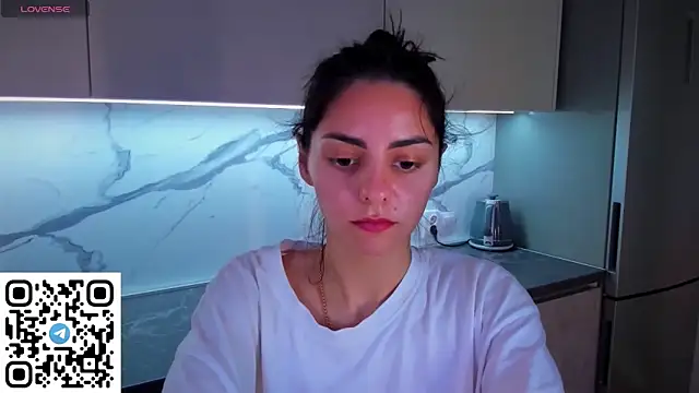 EmiliaZen online show from 06-16-26, 05:02