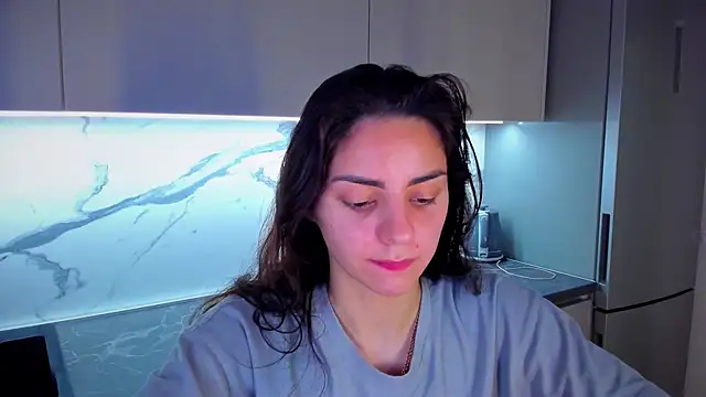EmiliaZen online show from 06-17-26, 08:08