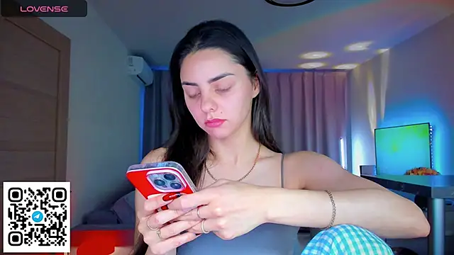 EmiliaZen online show from 02-14-26, 02:17