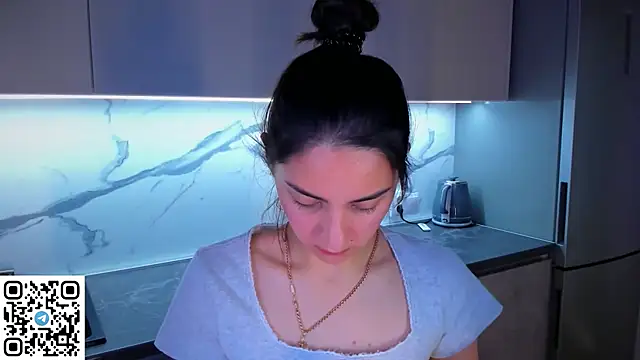 EmiliaZen online show from 06-24-26, 08:39