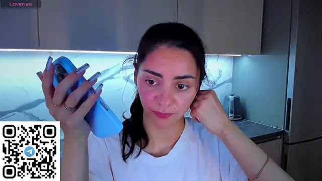 EmiliaZen online show from 06-15-26, 07:02
