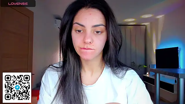 EmiliaZen online show from 04-05-26, 04:57