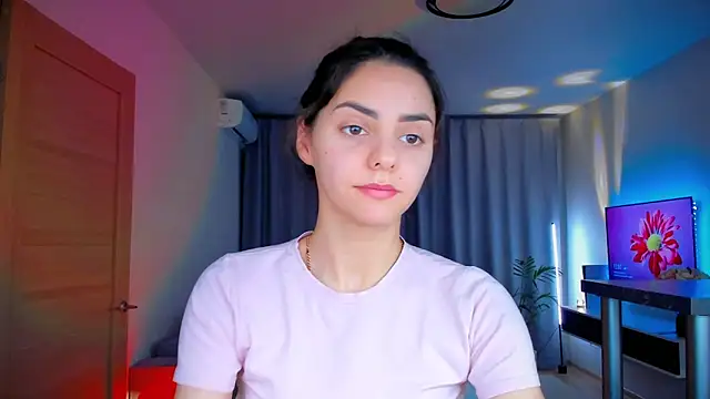 EmiliaZen online show from 02-15-26, 03:22