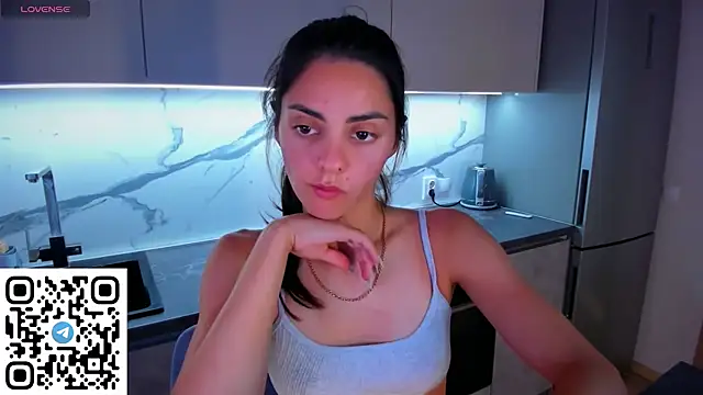 EmiliaZen online show from 07-18-26, 04:26