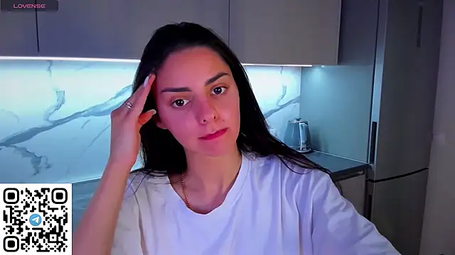 EmiliaZen online show from 06-26-26, 10:37