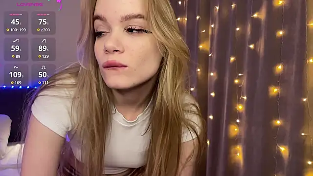 Snapshot of CrystaIMaiden chatting on 03-01-25, 05:16 CrystaIMaiden online show from 03-01-25, 05:16