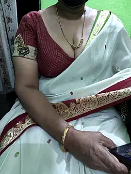 niiveditha online show from 10-08-25, 02:40