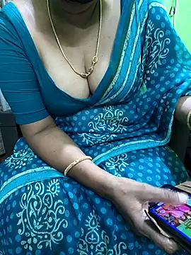 niiveditha online show from 09-18-25, 02:09