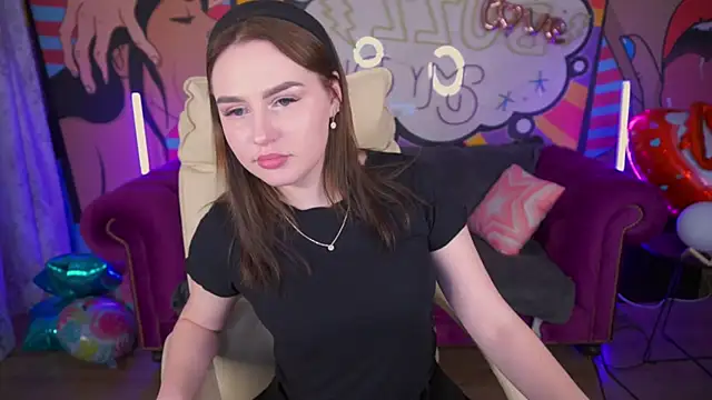 Snapshot of DivineJass chatting on 02-20-25, 11:54 DivineJass online show from 02-20-25, 11:54