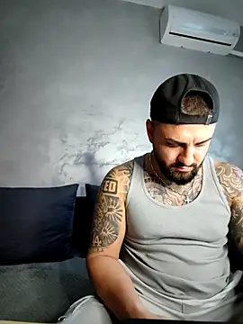 Snapshot of Bakws chatting on 10-20-25, 03:01 Bakws online show from 10-20-25, 03:01