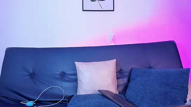 Snapshot of Tatianaa@xh chatting on 02-18-25, 08:14 Tatianaaxh online show from 02-18-25, 08:14