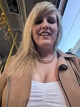 Sexybiene969 online show from 03-13-26, 02:33