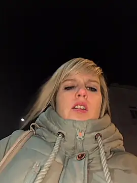 Sexybiene969 online show from 11-28-25, 05:24