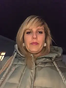 Sexybiene969 online show from 12-19-25, 04:09