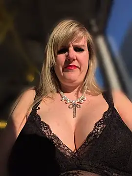 Sexybiene969 online show from 04-09-26, 04:13