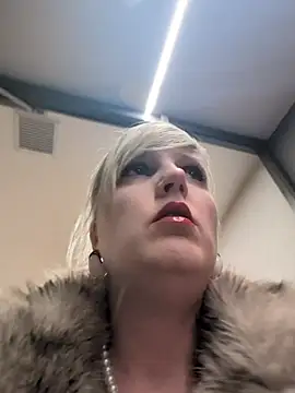 Sexybiene969 online show from 03-16-26, 04:54