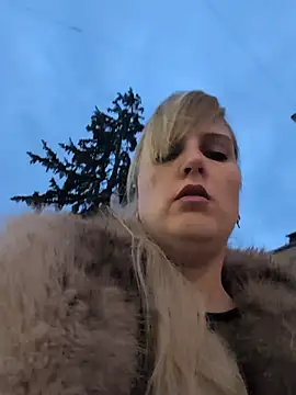 Sexybiene969 online show from 03-28-26, 05:36