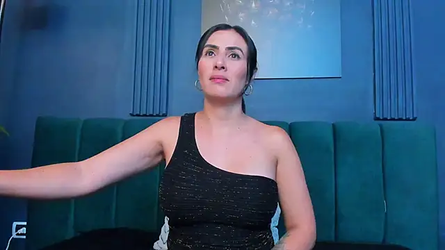 scarlet edwars online show from 10-29-25, 07:57