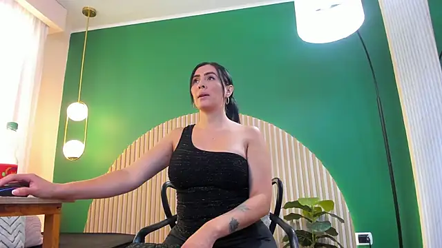 scarlet edwars online show from 01-14-26, 06:33