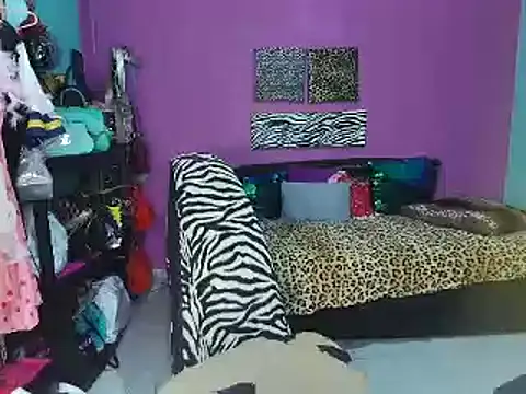 Snapshot of Shakirita chatting on 12-17-24, 11:38 Shakirita online show from 12-17-24, 11:38