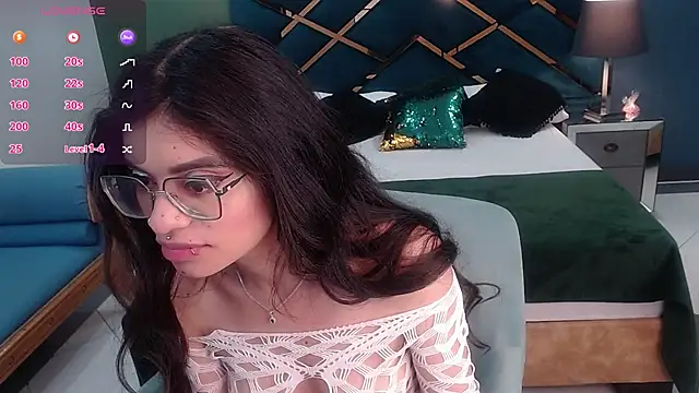 Snapshot of Emerald_gh chatting on 02-10-25, 07:15 Emerald gh online show from 02-10-25, 07:15