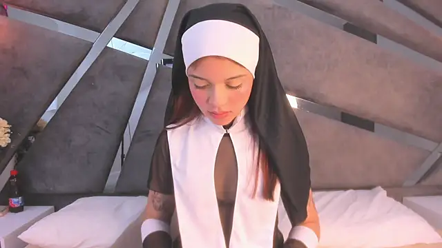 Giselle Lauren online show from 10-24-25, 08:08