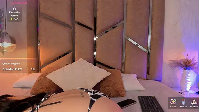 Snapshot of Giselle_Lauren chatting on 09-19-25, 12:42 Giselle Lauren online show from 09-19-25, 12:42