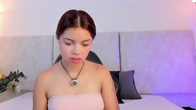 Giselle Lauren online show from 12-18-25, 08:56