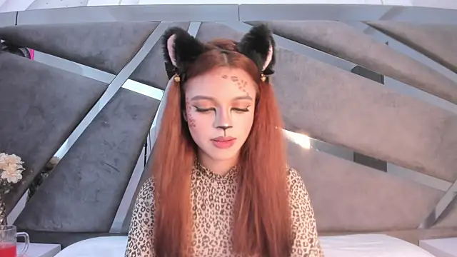 Giselle Lauren online show from 10-25-25, 07:58