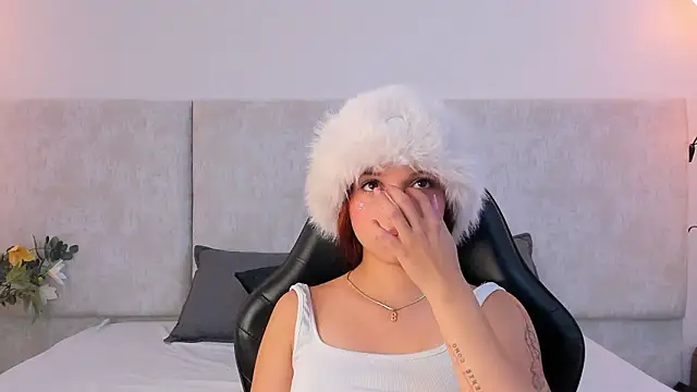 Giselle Lauren online show from 02-20-26, 07:38