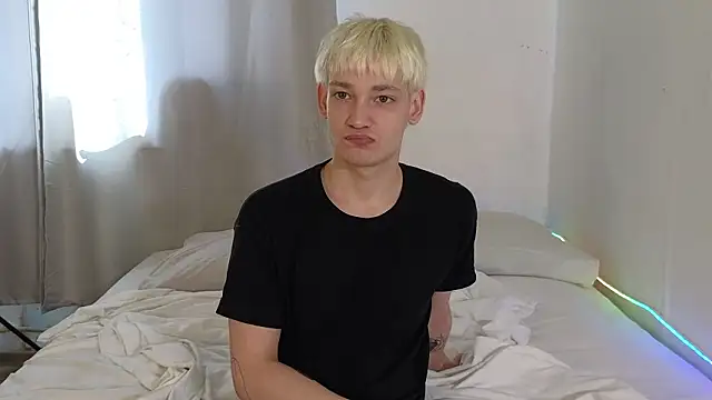 Julian wins online show from 03-31-26, 03:19