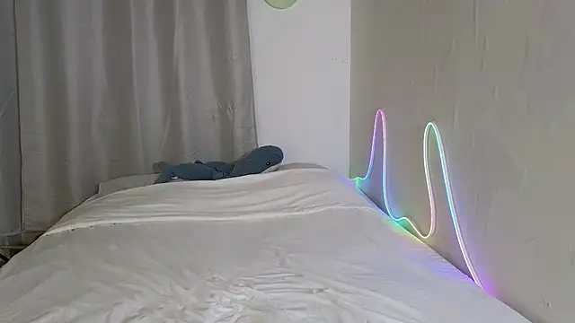 Julian wins online show from 04-02-26, 12:07