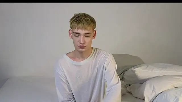 Snapshot of Julian_wins chatting on 02-08-26, 11:35 Julian wins online show from 02-08-26, 11:35