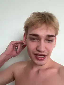 Julian wins online show from 04-10-26, 11:50