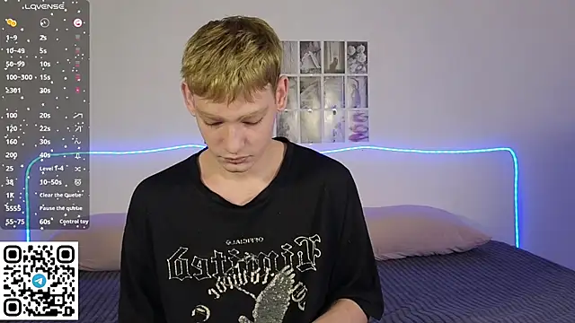 Snapshot of Julian_wins chatting on 02-19-26, 01:02 Julian wins online show from 02-19-26, 01:02