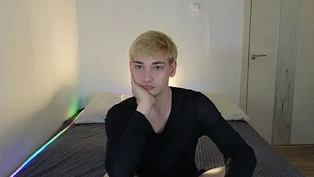 Julian wins online show from 04-22-26, 11:55