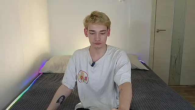 Julian wins online show from 04-21-26, 11:55