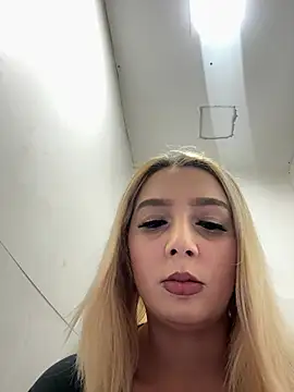 hotamanda01 online show from 03-07-26, 08:03