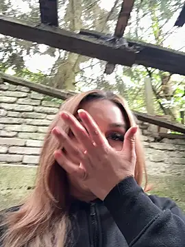 hotamanda01 online show from 04-21-26, 12:34