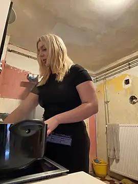 hotamanda01 online show from 02-08-26, 08:28