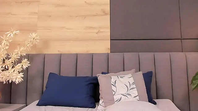 Snapshot of KiimCollins chatting on 11-15-25, 09:19 KiimCollins online show from 11-15-25, 09:19